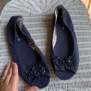 American Eagle / Navy / Peep Toe / Flats